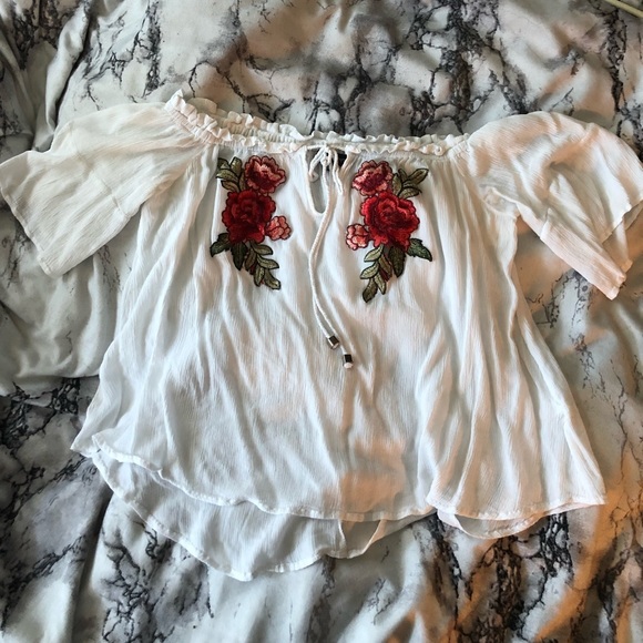 PacSun Tops - Floral off the shoulder top